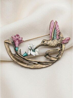 Carol Star Vintage Hummingbird Brooch Flower Enamel Gold Tone 2.75”